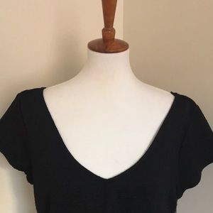 NWT {Jennifer Lopez} vneck crop top